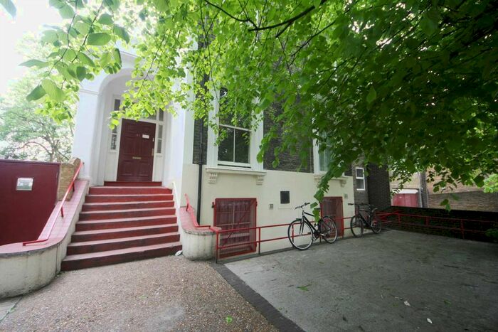 Studio To Rent In Angell Road, Brixton, SW9