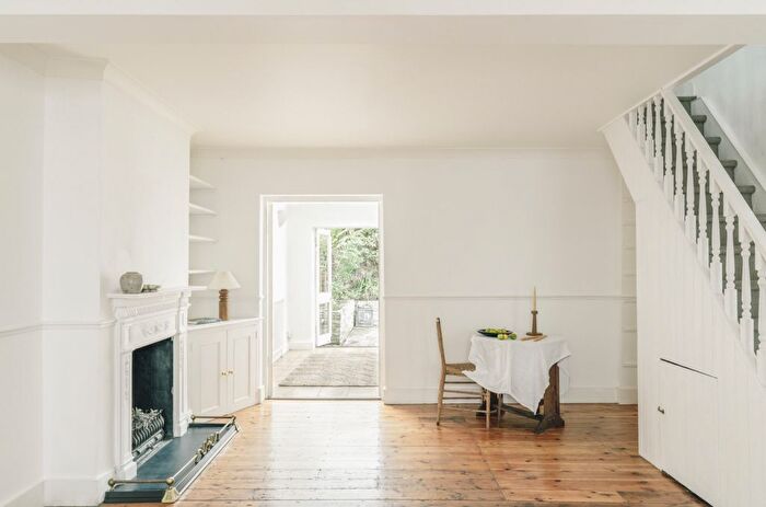 2 Bedroom Terraced House To Rent In Cambridge Cottages, London, TW9