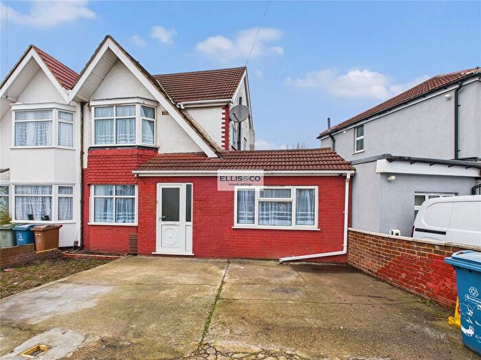4 Bedroom Semi Detached House To Rent In Taunton Way, Stanmore, HA7