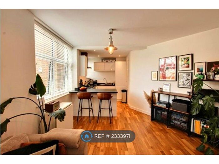 2 Bedroom Flat To Rent In Boltro Road, Haywards Heath, RH16