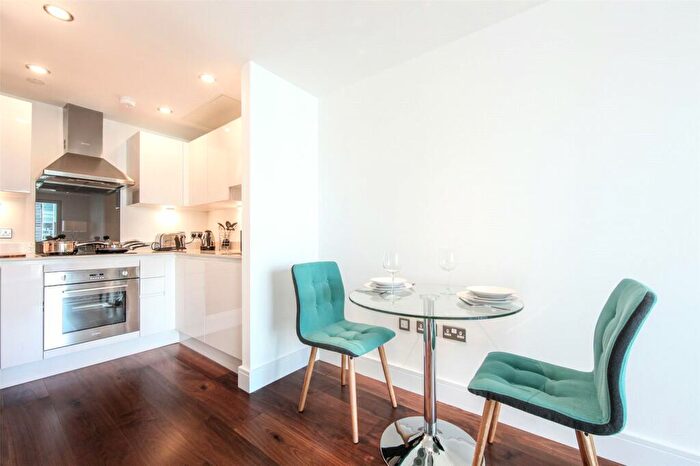 1 Bedroom Apartment For Sale In Duckman Tower, Lincoln Plaza, Canary Wharf, E14