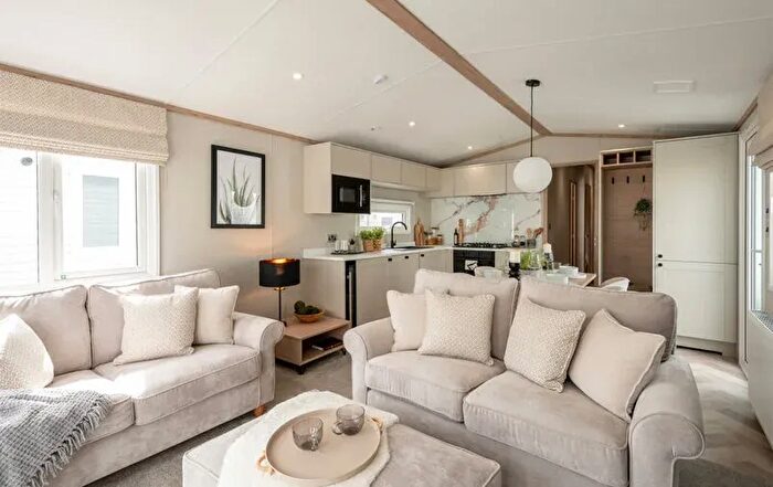 4 Bedroom Park Home For Sale In Landford, Salisbury, SP5