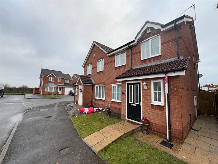 3 Bedroom Semi-Detached House To Rent In Danvers Drive, Mansfield, Nottinghamshire, NG19