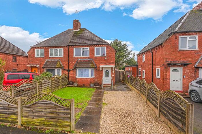 3 Bedroom Semi Detached House For Sale In Cranmore Road, Shirley, Solihull, B90