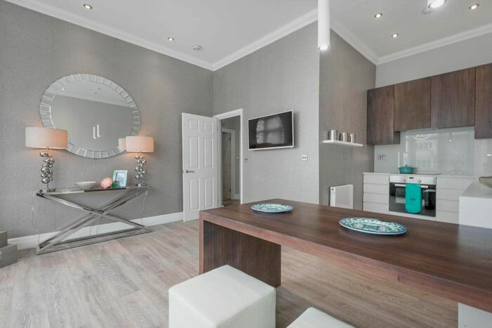 3 Bedroom Flat To Rent In Teignmouth Road, Willesden, NW2