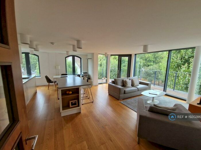 2 Bedroom Flat To Rent In Sugar Lane, London, SE16