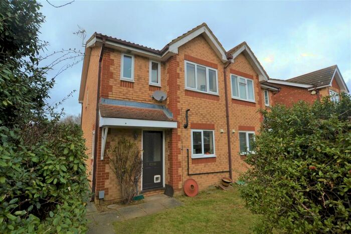 3 Bedroom House To Rent In Danvers Drive, Church Crookham, Fleet, GU52