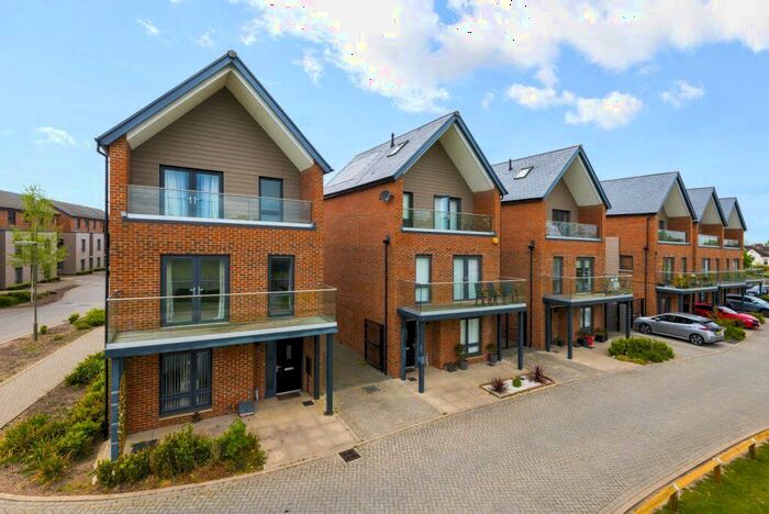 4 Bedroom Town House To Rent In Jelley Way, Woking, Surrey, GU22
