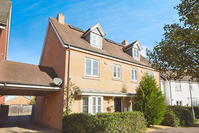 4 Bedroom Semi-Detached House For Sale In Emberson Croft, Chelmsford, CM1