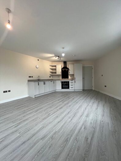 2 Bedroom Flat To Rent In Valentines Road, Kings Heath, Birmingham, B14