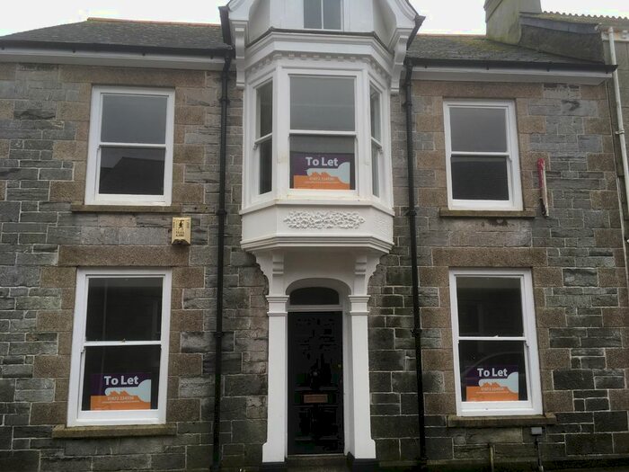 1 Bedroom Flat To Rent In Chapel Street, Camborne, TR14