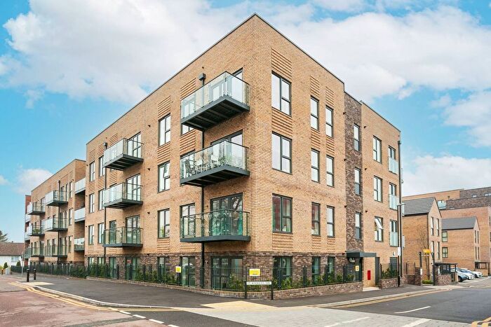 2 Bedroom Flat To Rent In Hampden Place, Bushey, South Oxhey, WD19