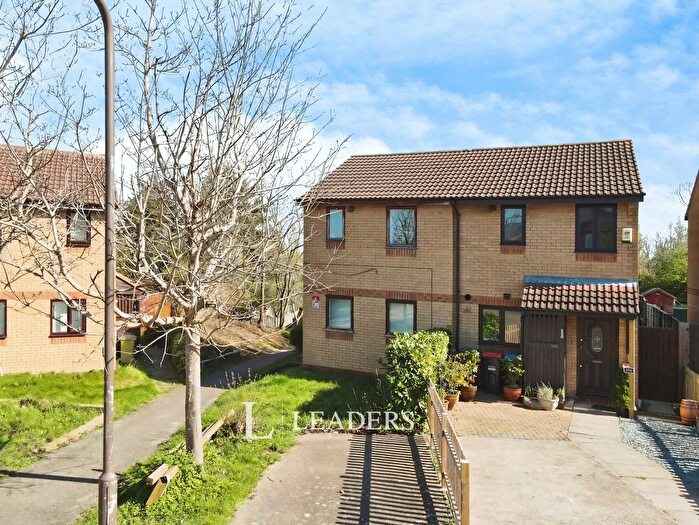 2 Bedroom Semi Detached House For Sale In Ambridge Grove, Peartree Bridge, Milton Keynes, MK6