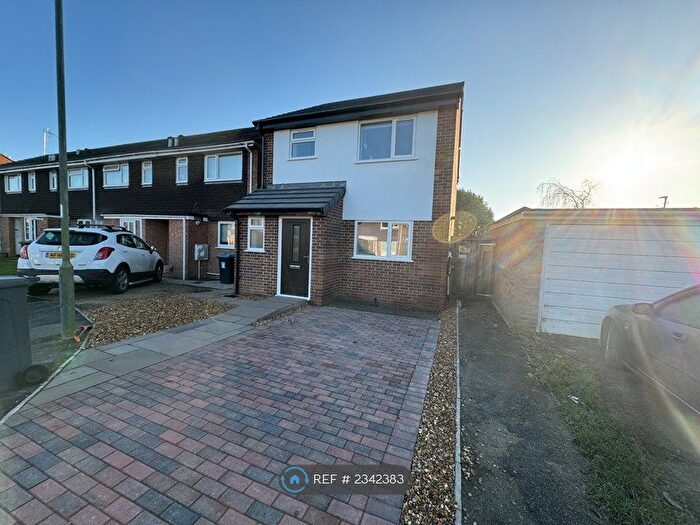 3 Bedroom Detached House To Rent In Durweston Close, Bournemouth, BH9