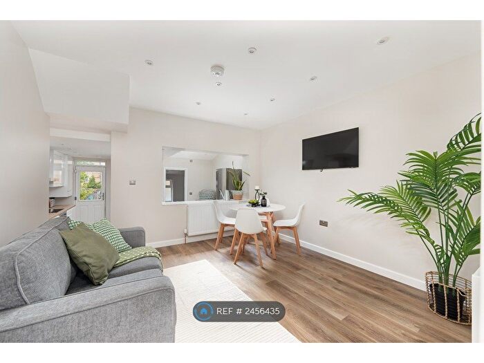 1 Bedroom Flat To Rent In Arlington Road, Bath, BA2