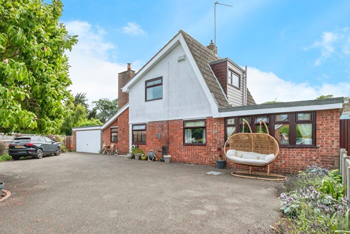 4 Bedroom Detached House For Sale In Conifer Close, Ormesby, Great Yarmouth, NR29