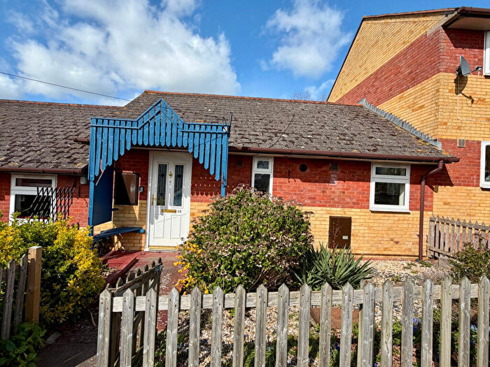 1 Bedroom Bungalow For Sale In Bridlebank Way, Weymouth, DT3