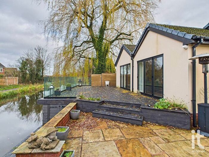 3 Bedroom Detached Bungalow To Rent In Bowfell Drive, High Lane, Stockport, SK6