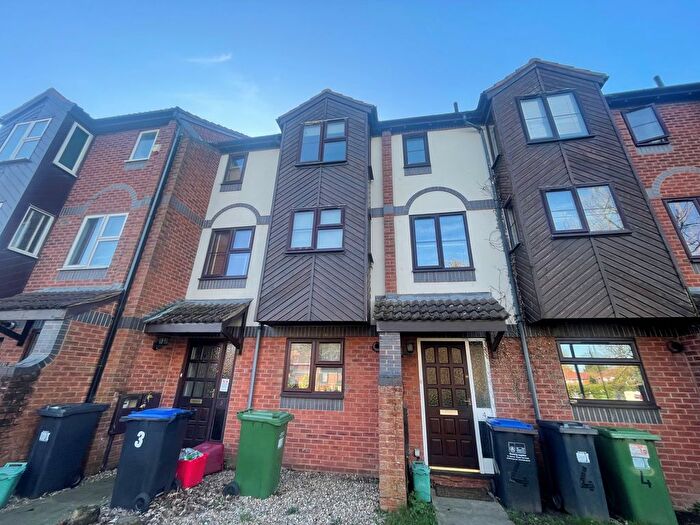 5 Bedroom Terraced House To Rent In Howard Walk, Warwick, CV34