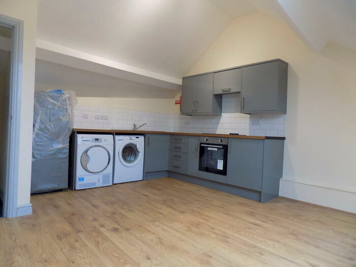 3 Bedroom Apartment To Rent In High Street, Bangor, Gwynedd, LL57