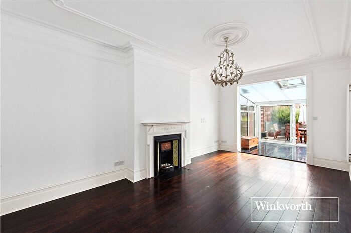 5 Bedroom Semi-Detached House To Rent In The Grove, Finchley, N3