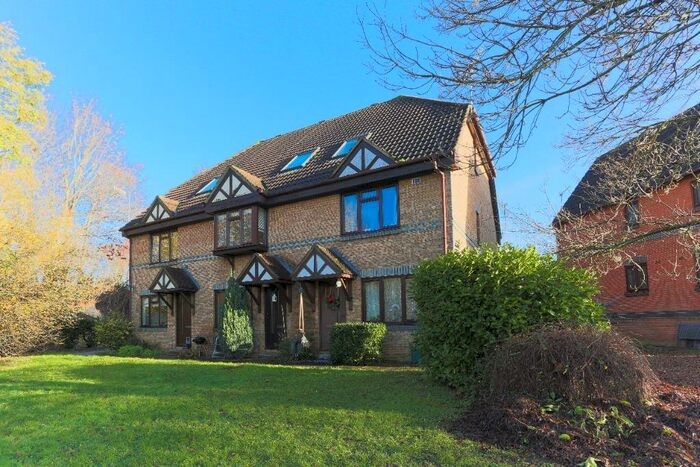 1 Bedroom Maisonette To Rent In Dairymans Walk, Burpham, Guildford, GU4