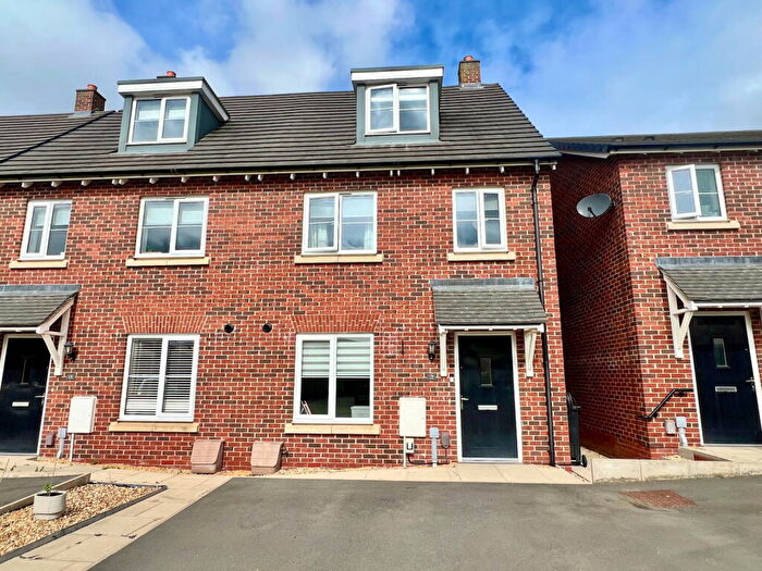 3 Bedroom Semi-Detached House For Sale In Wilson Grove, Market Harborough, LE16