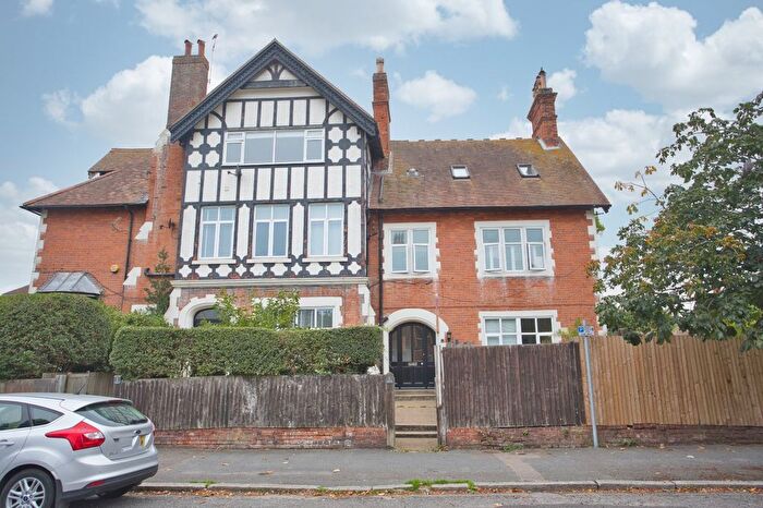2 Bedroom Flat For Sale In Grimston Avenue, Folkestone, CT20