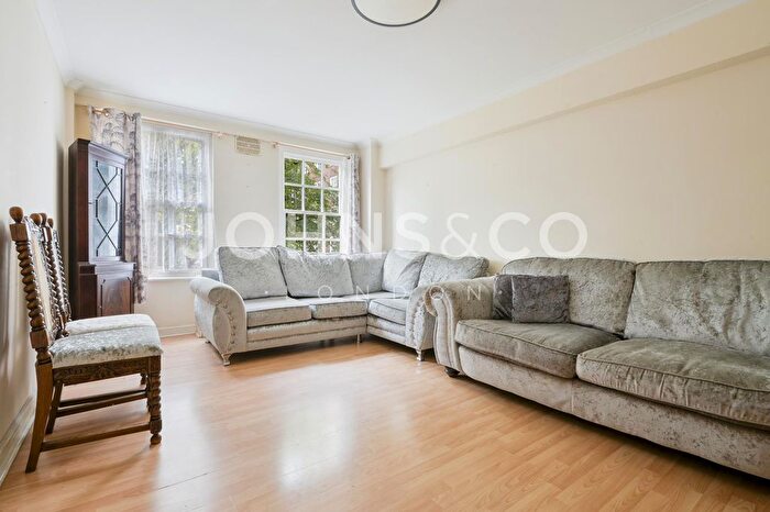 2 Bedroom Flat For Sale In Park West, Edgeware Road, W2