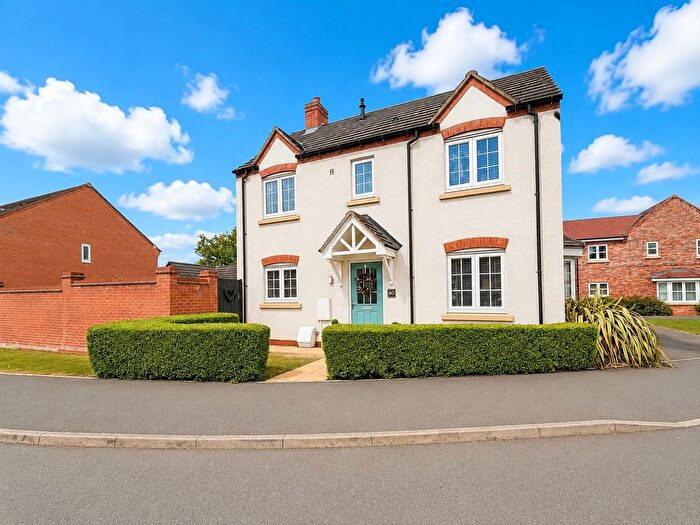 3 Bedroom Detached House For Sale In Burnham Road, Wythall, B47