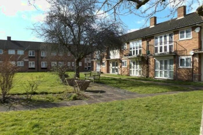 2 Bedroom Flat To Rent In Press Road, London, NW10