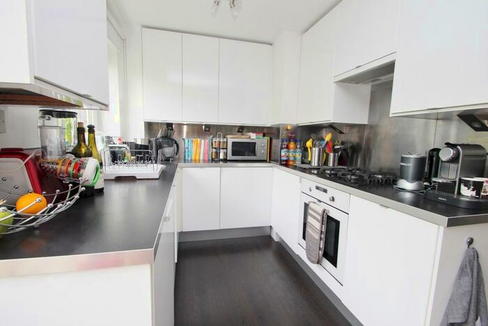 2 Bedroom Apartment To Rent In Surbiton, KT6