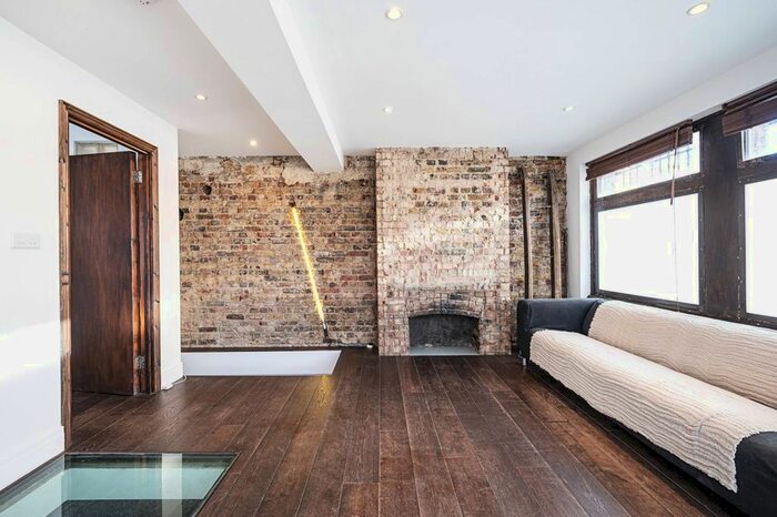 2 Bedroom Flat To Rent In Whiston Road, Haggerston, London, E2