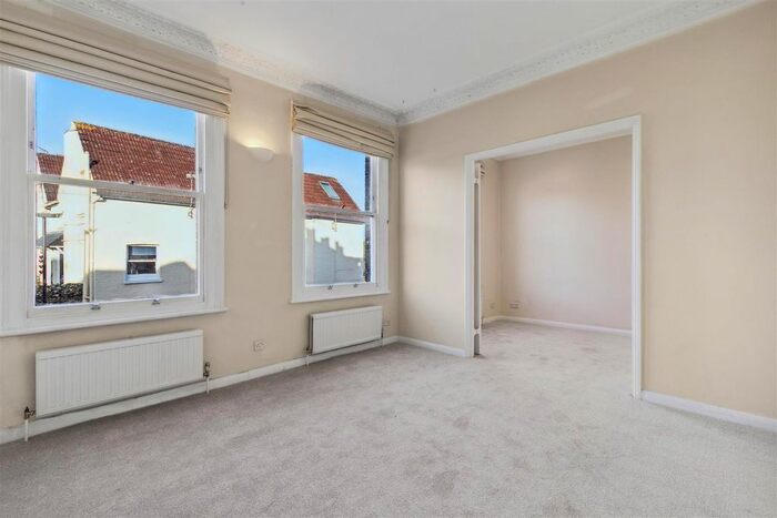 1 Bedroom Flat To Rent In Sutton Lane North, London, W4