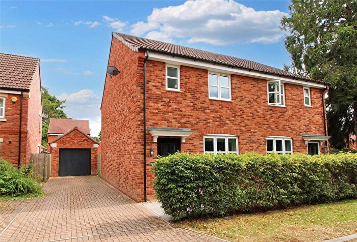 3 Bedroom Semi Detached House For Sale In Greenacre Place, Newbury, Berkshire, RG14