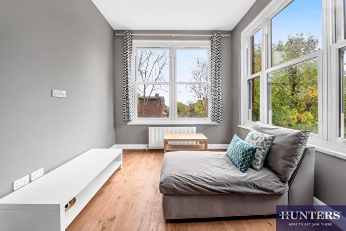 3 Bedroom Flat For Sale In Finchley Road, London, NW3