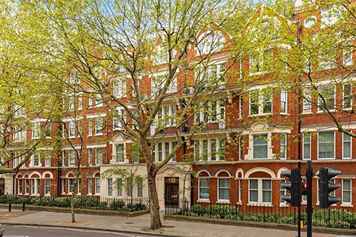 4 Bedroom Flat To Rent In Park Road, Regents Park, NW1