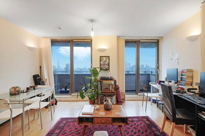 1 Bedroom Flat To Rent In Kelday Heights, Spencer Way, E1