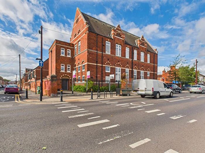 2 Bedroom Flat For Sale In Glass House, Reynoldson Street, Hull, HU5