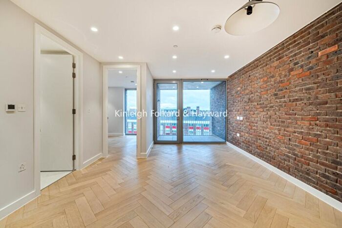 1 Bedroom Flat To Rent In Maple Path, London, E5