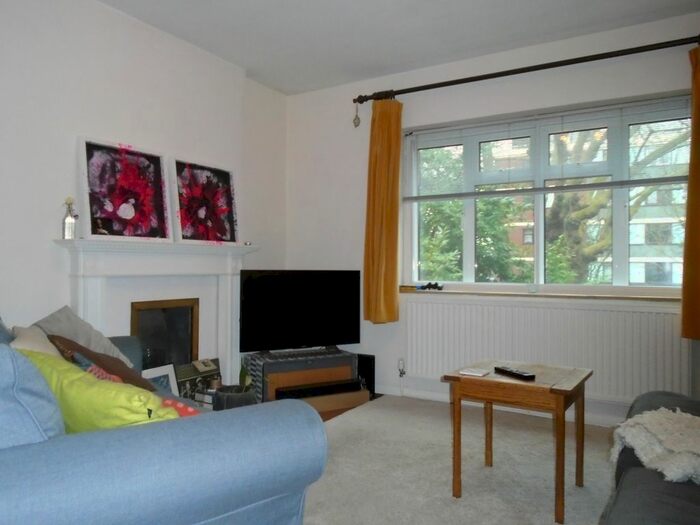 2 Bedroom Flat To Rent In Shepherds Hill, Highgate, N6