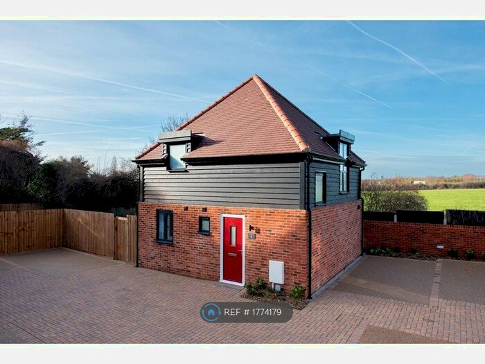 2 Bedroom Flat To Rent In Warley Street, Great Warley, Brentwood, CM13