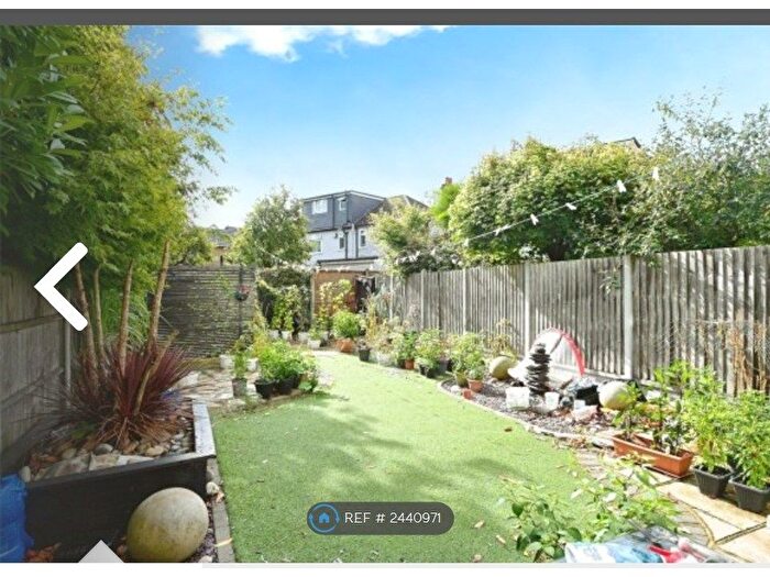 3 Bedroom Terraced House To Rent In Oak Street, Romford, RM7