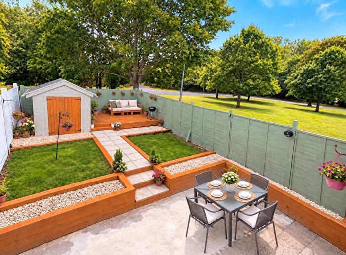 3 Bedroom Semi-Detached House For Sale In Waltwood Park Drive, Llanmartin, Newport, NP18