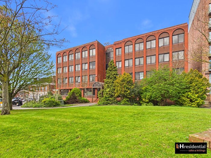 Studio To Rent In Shenley Road, Borehamwood, WD6