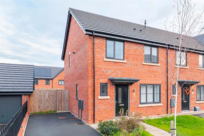 2 Bedroom Semi Detached House To Rent In Etford Close, Clayton-Le-Woods, PR25