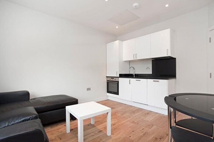 1 Bedroom Flat To Rent In Southgate Road, De Beauvoir, N1
