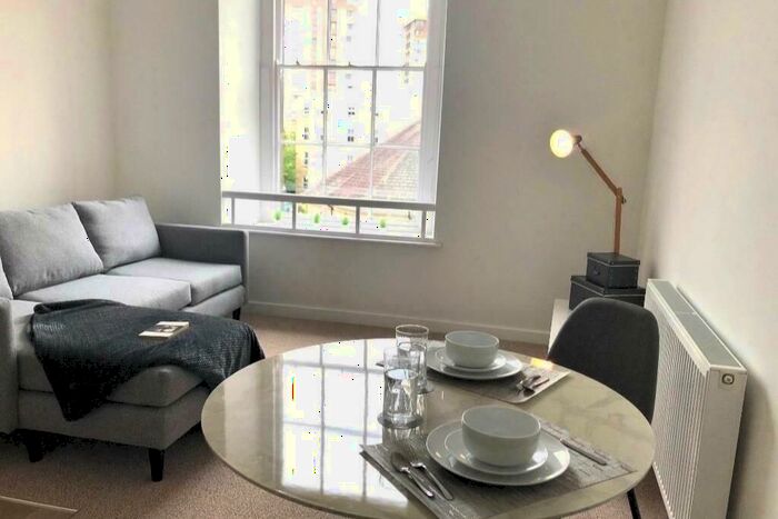 3 Bedroom Flat To Rent In Albert Terrace Road, Sheffield, S6