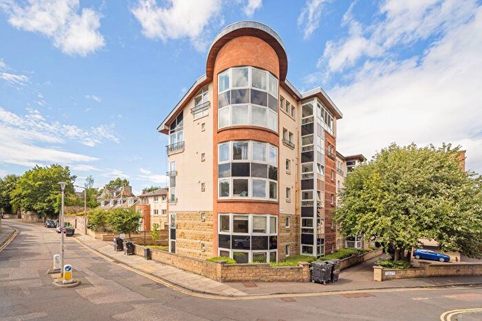 2 Bedroom Flat For Sale In / Ann Terrace, Abbeyhill, Edinburgh, EH8