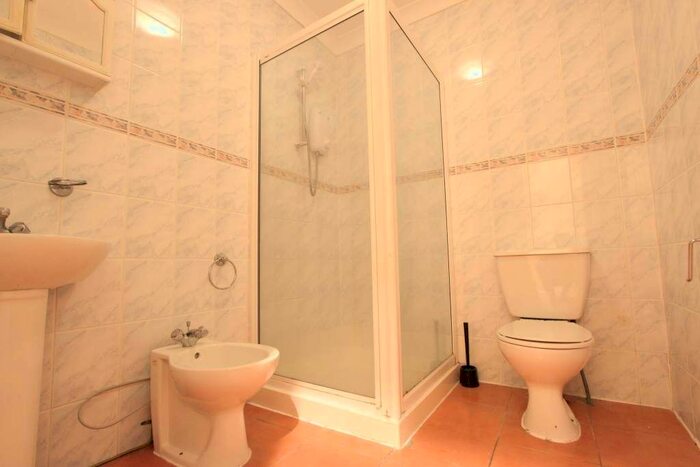 1 Bedroom Flat To Rent In High Road, London, N20